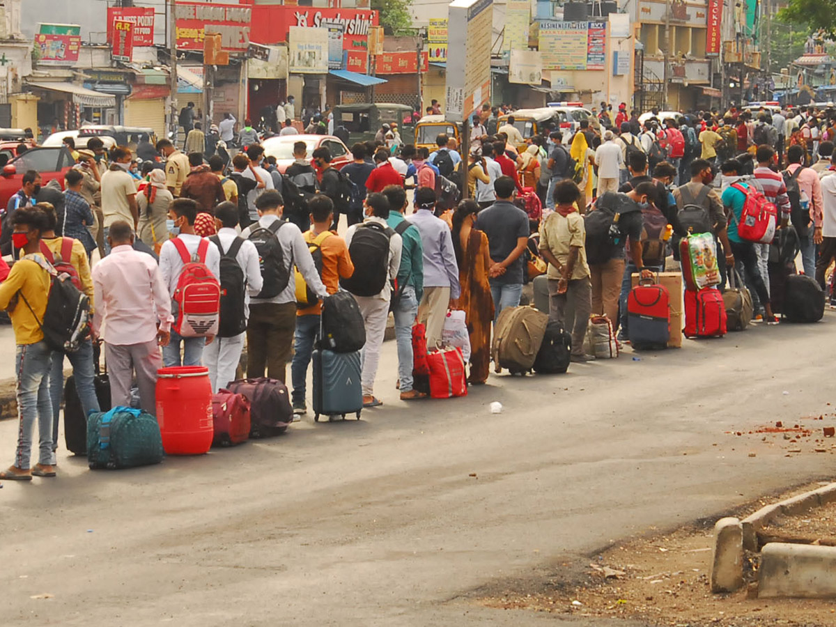 heavy rush in secunderabad railway Station photo gallery - Sakshi7