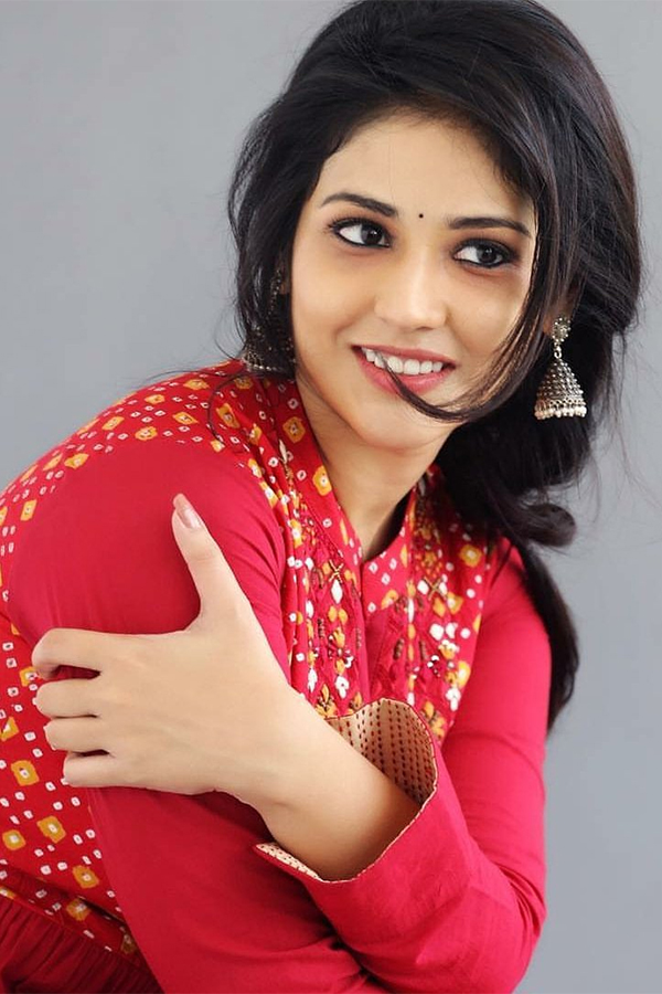 actress Priyanka Jawalkar exclusive photo Gallery - Sakshi4