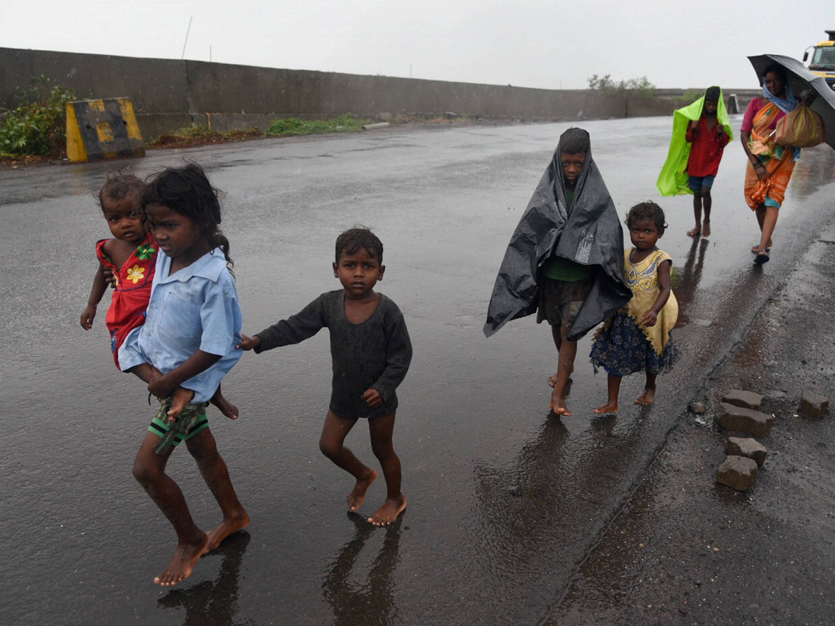 Cyclone Nisarga To Hit Alibaug Near Mumbai Photo Gallery - Sakshi16