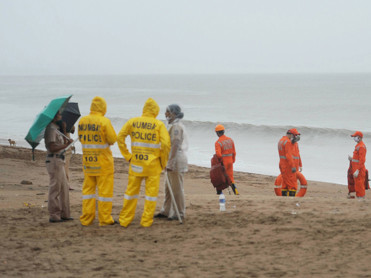 Cyclone Nisarga To Hit Alibaug Near Mumbai Photo Gallery - Sakshi17