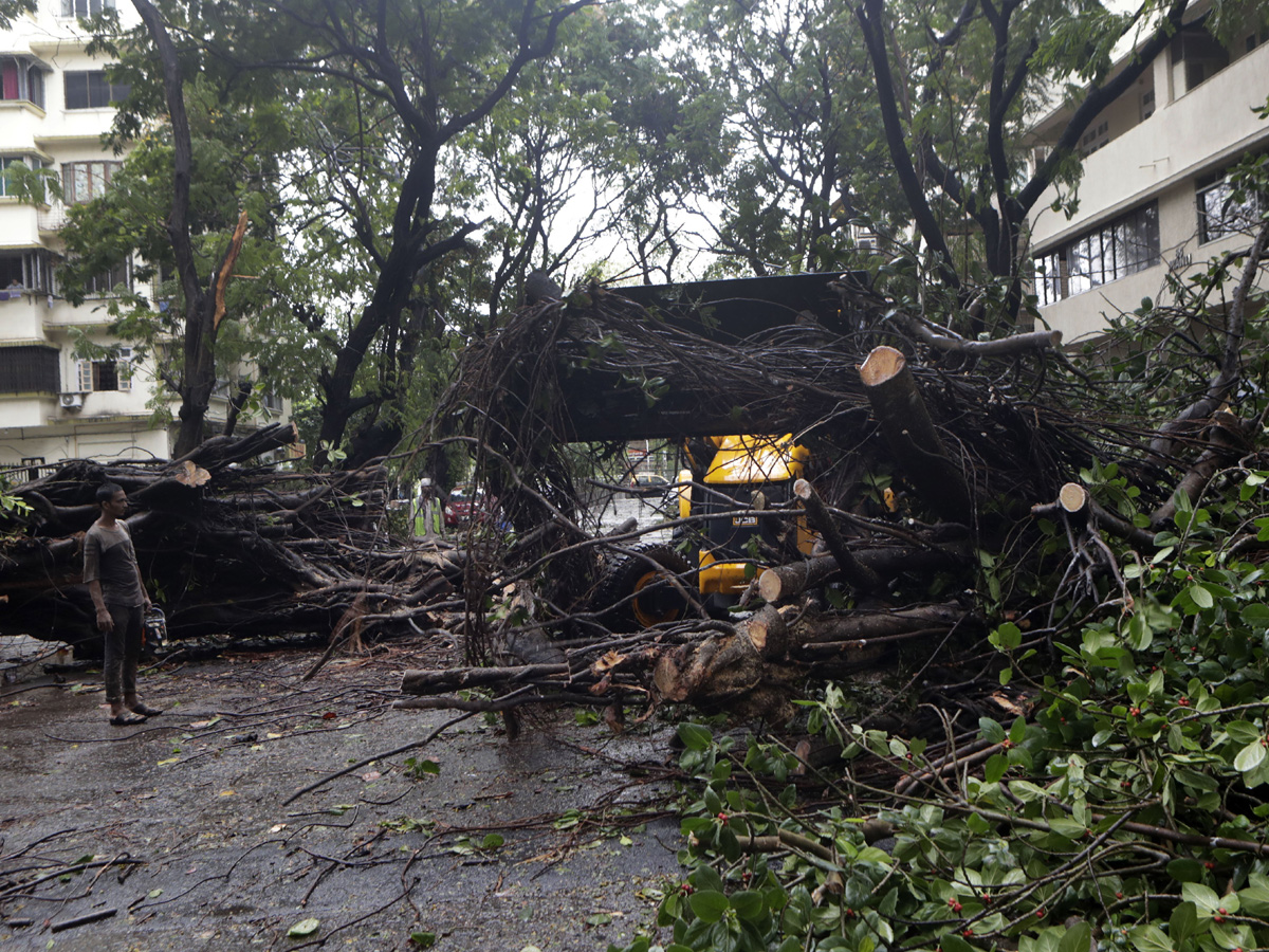 Cyclone Nisarga To Hit Alibaug Near Mumbai Photo Gallery - Sakshi10