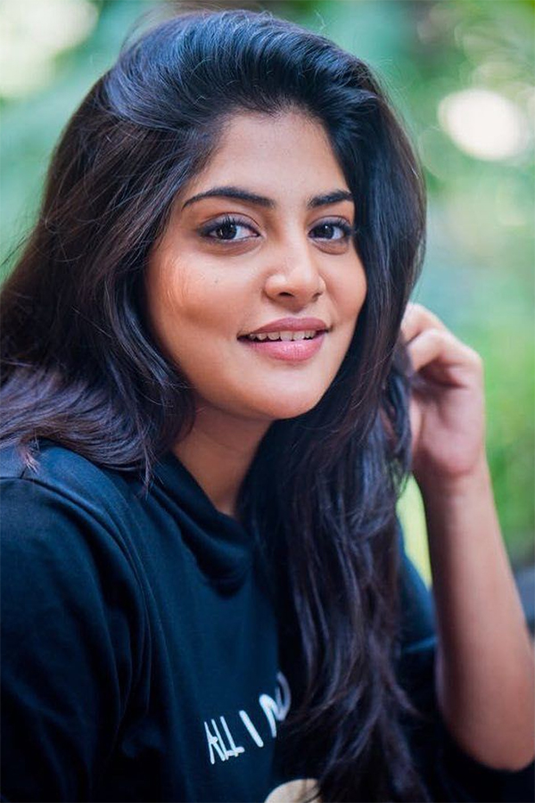 actress Manjima Mohan exclusive photo Gallery - Sakshi2