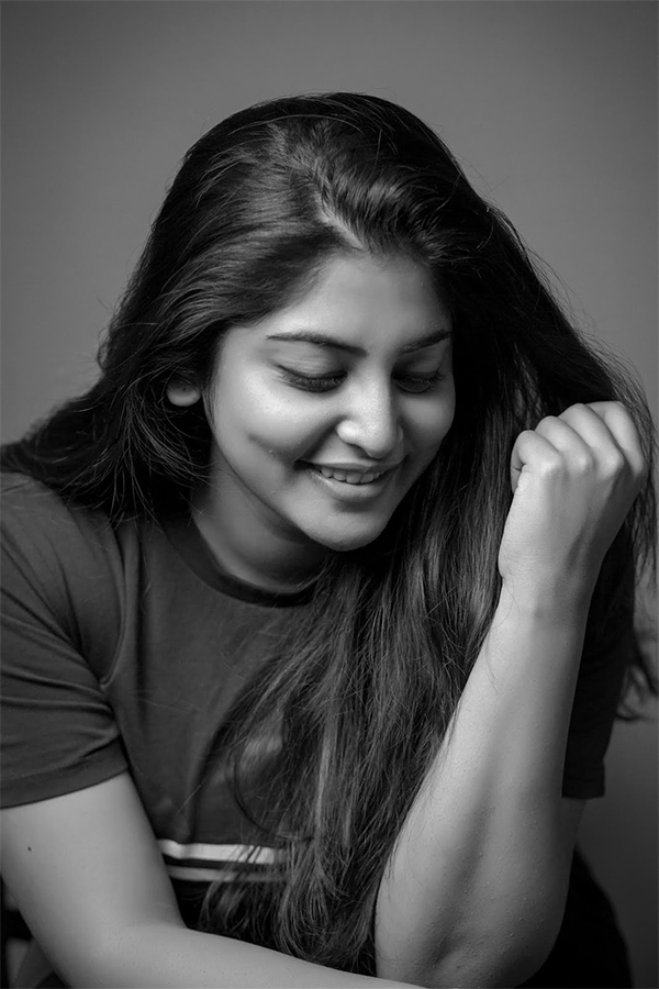 actress Manjima Mohan exclusive photo Gallery - Sakshi31