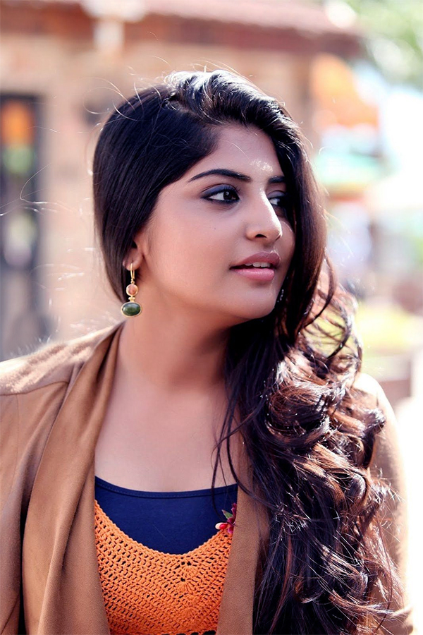 actress Manjima Mohan exclusive photo Gallery - Sakshi5