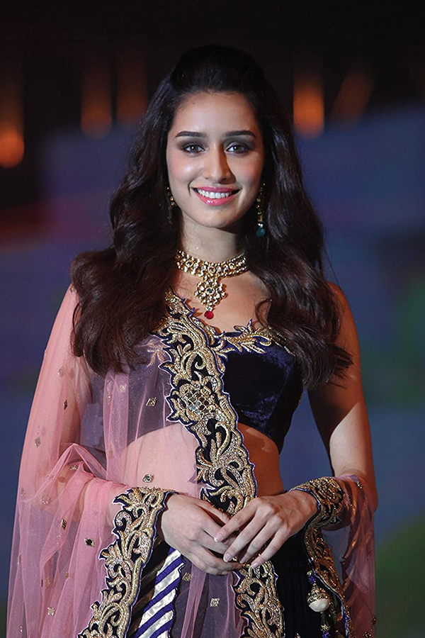 bollywood heroin shraddha kapoor exclusive photo gallery - Sakshi17