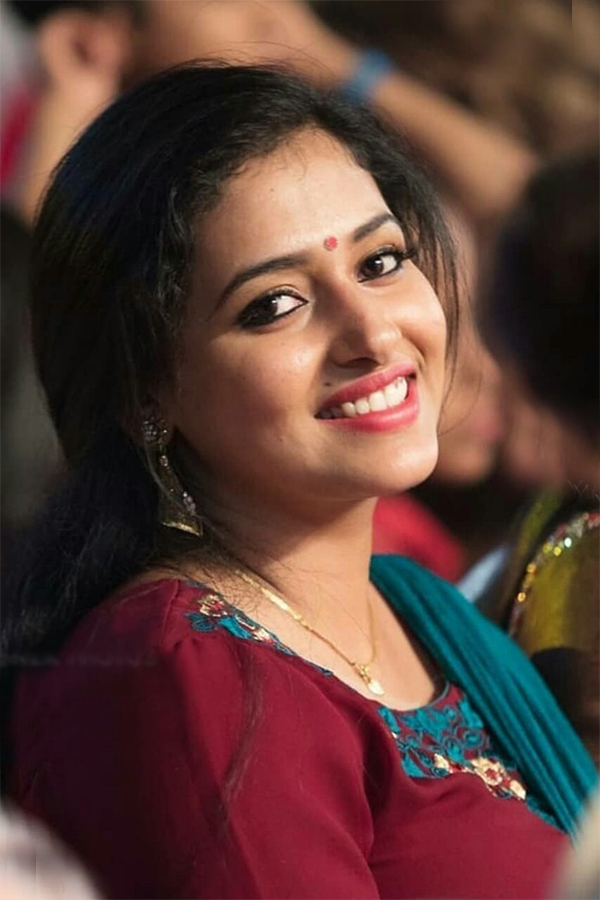 actress Anu Sithara exclusive photo Gallery - Sakshi13