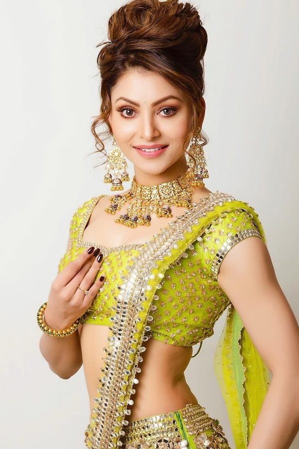 actress Urvashi Rautela exclusive photo Gallery - Sakshi16