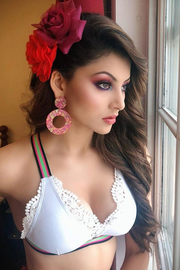 actress Urvashi Rautela exclusive photo Gallery - Sakshi28