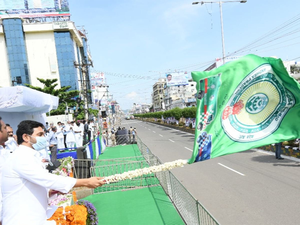 cm ys jagan launched ambulances vijayawada photo gallery - Sakshi1