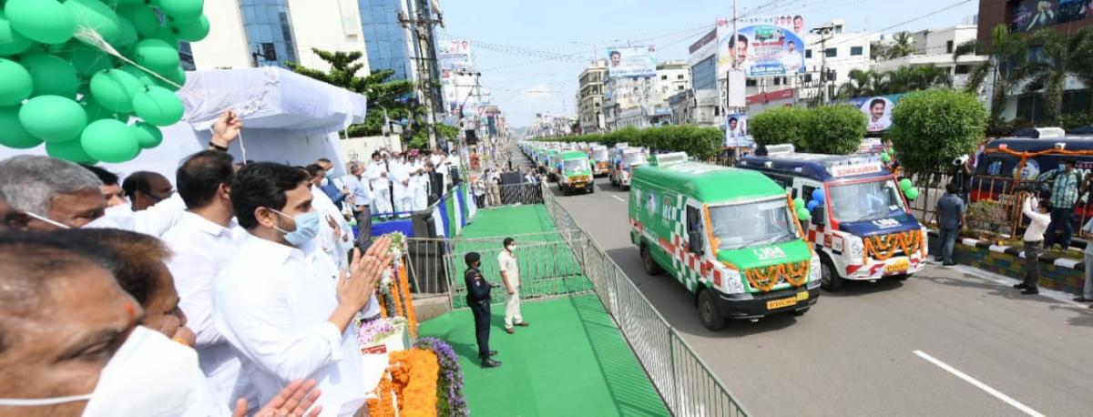 cm ys jagan launched ambulances vijayawada photo gallery - Sakshi25