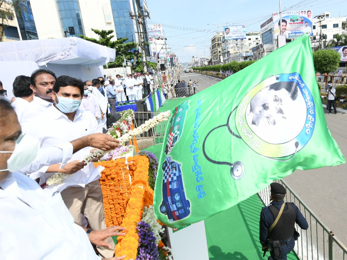 cm ys jagan launched ambulances vijayawada photo gallery - Sakshi6