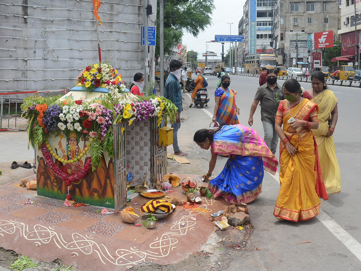 hyderabad bonalu 2020 Photo Gallery - Sakshi14