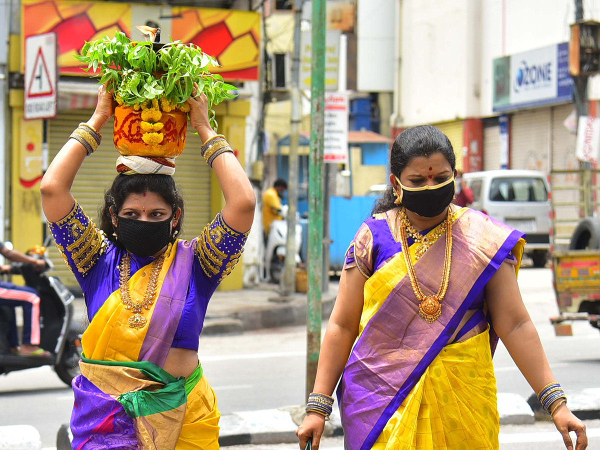 hyderabad bonalu 2020 Photo Gallery - Sakshi3