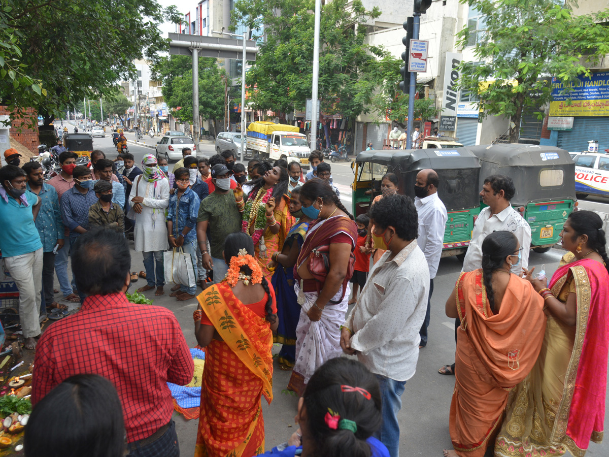 hyderabad bonalu 2020 Photo Gallery - Sakshi20