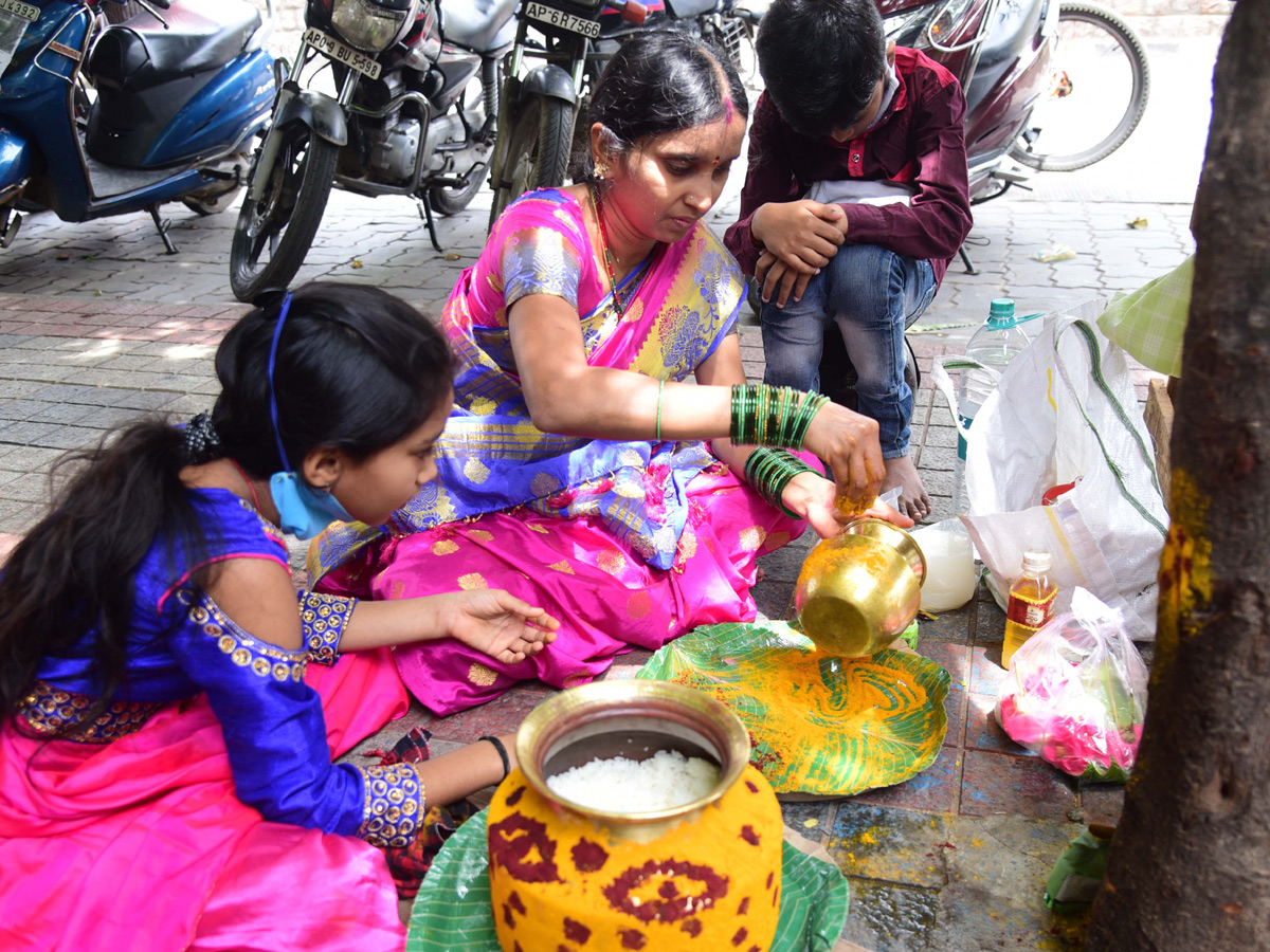 hyderabad bonalu 2020 Photo Gallery - Sakshi22