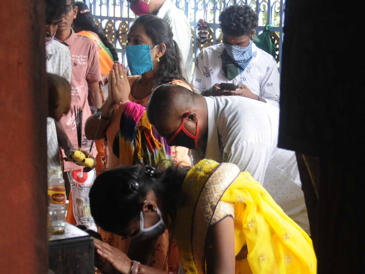 hyderabad bonalu 2020 Photo Gallery - Sakshi28