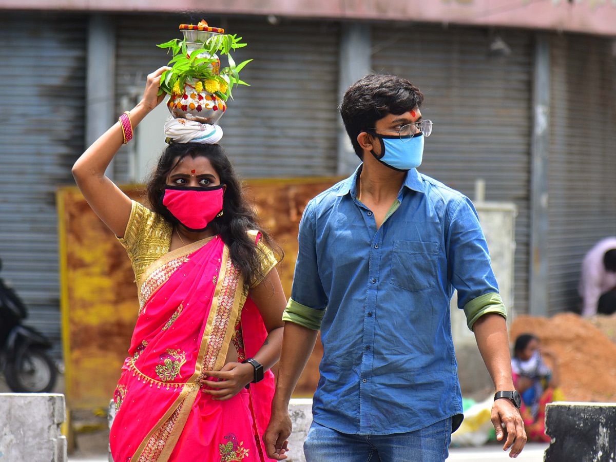 hyderabad bonalu 2020 Photo Gallery - Sakshi5