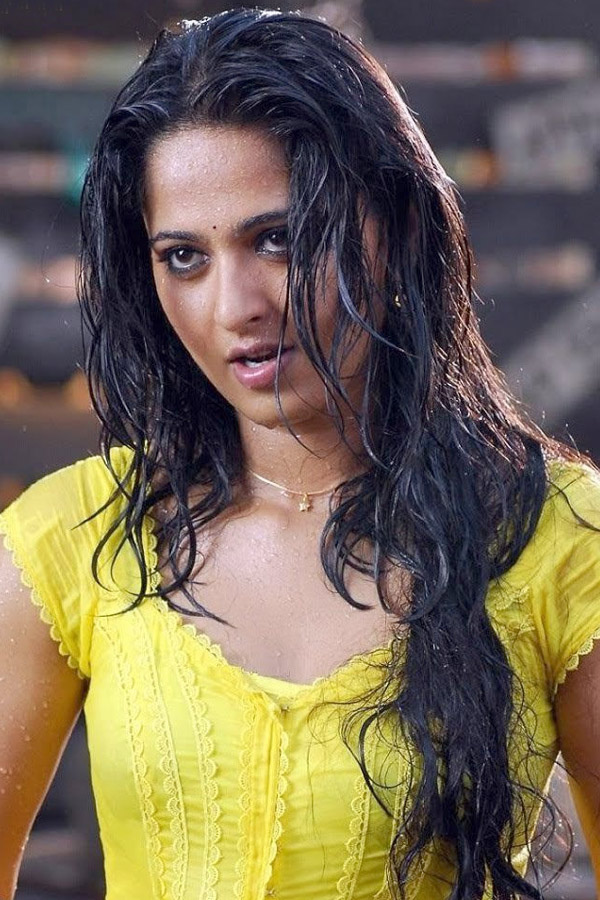 actress anushka shetty exclusive photo gallery - Sakshi37