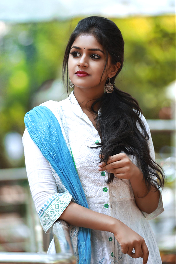 actress sanjana anand exclusive photo gallery - Sakshi9