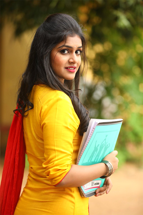 actress sanjana anand exclusive photo gallery - Sakshi17