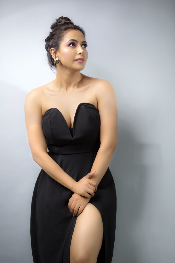 actress Nandini Rai exclusive photo gallery - Sakshi27