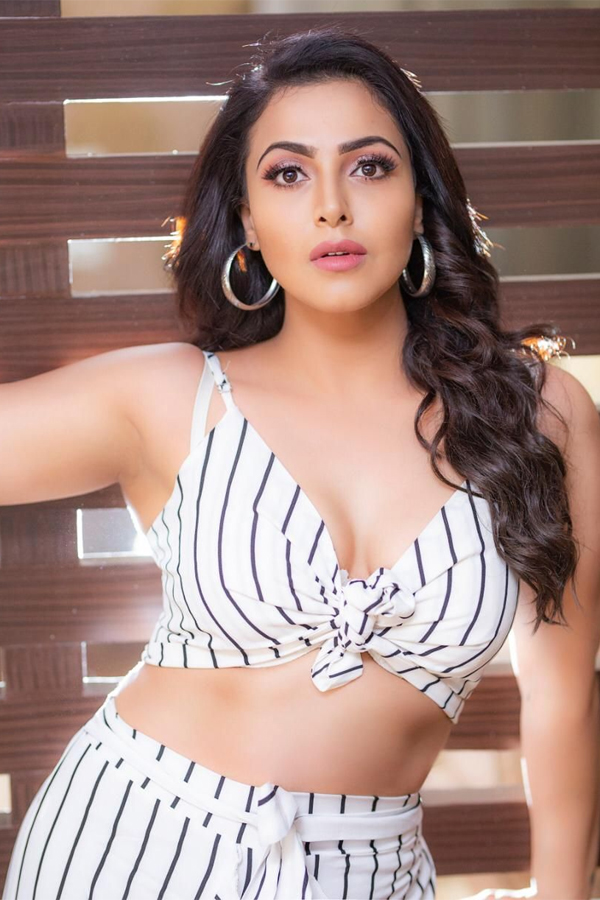 actress Nandini Rai exclusive photo gallery - Sakshi35