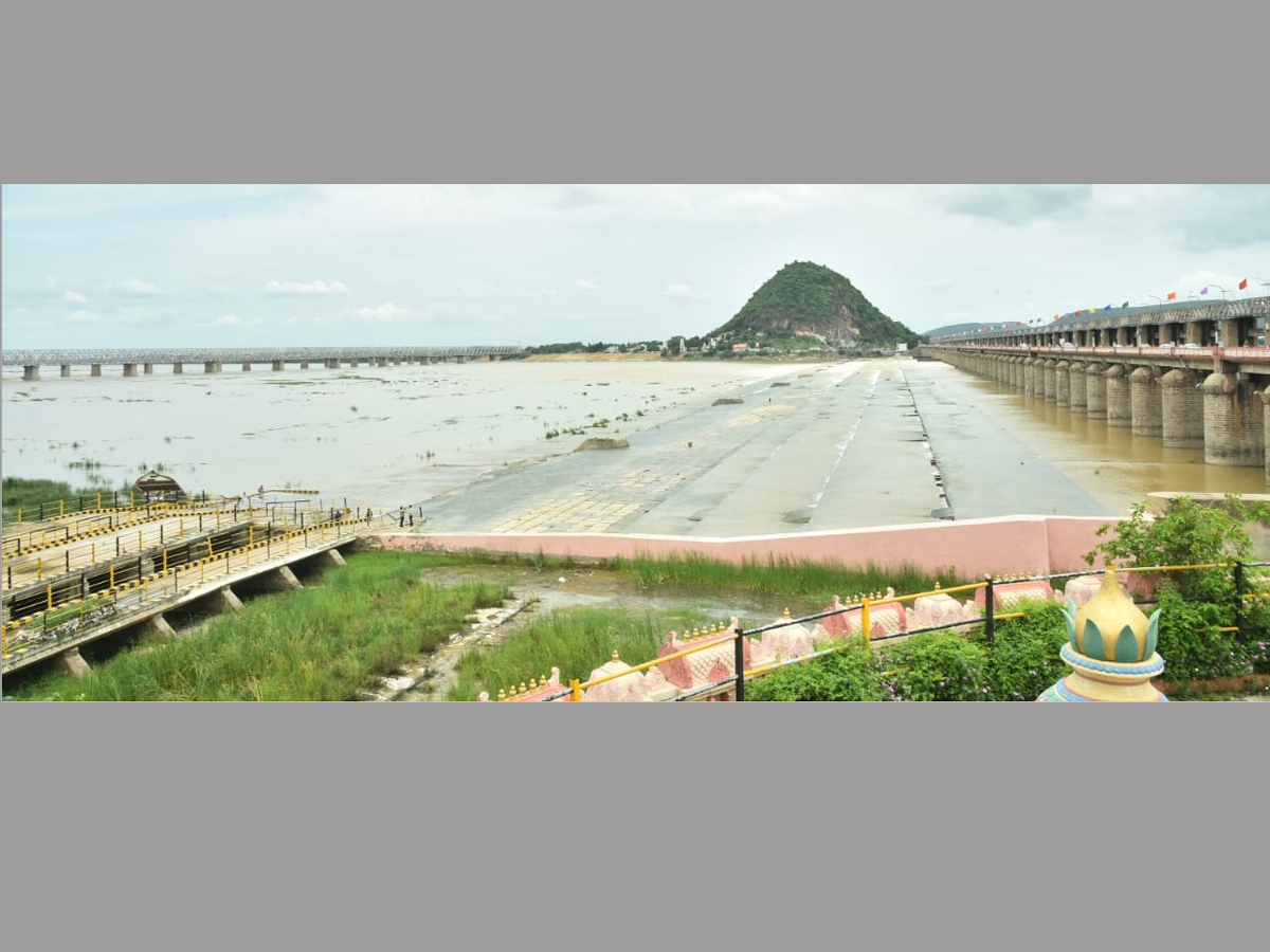 Flood Water at Prakasham Barrage Photo Gallery - Sakshi14