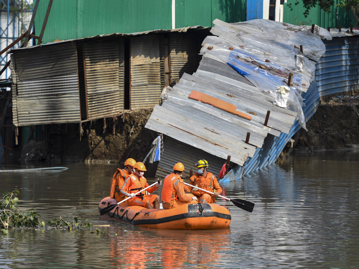  Heavy rains lash Delhi Photo Gallery - Sakshi2