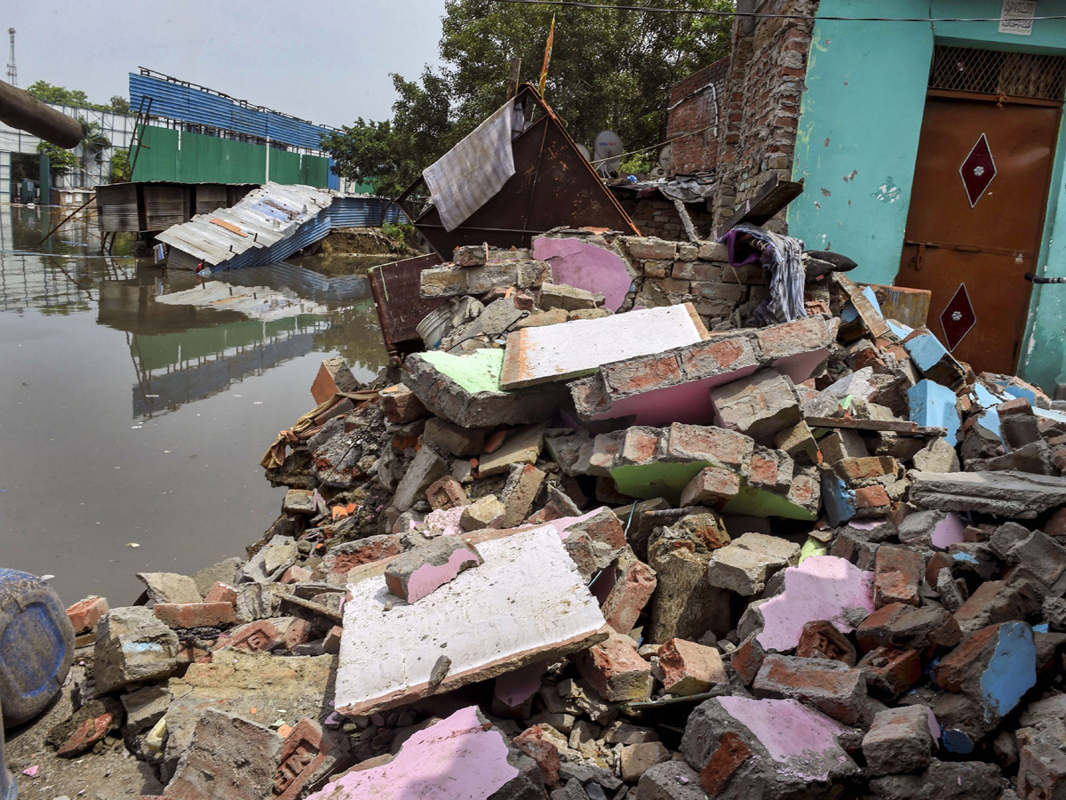  Heavy rains lash Delhi Photo Gallery - Sakshi10