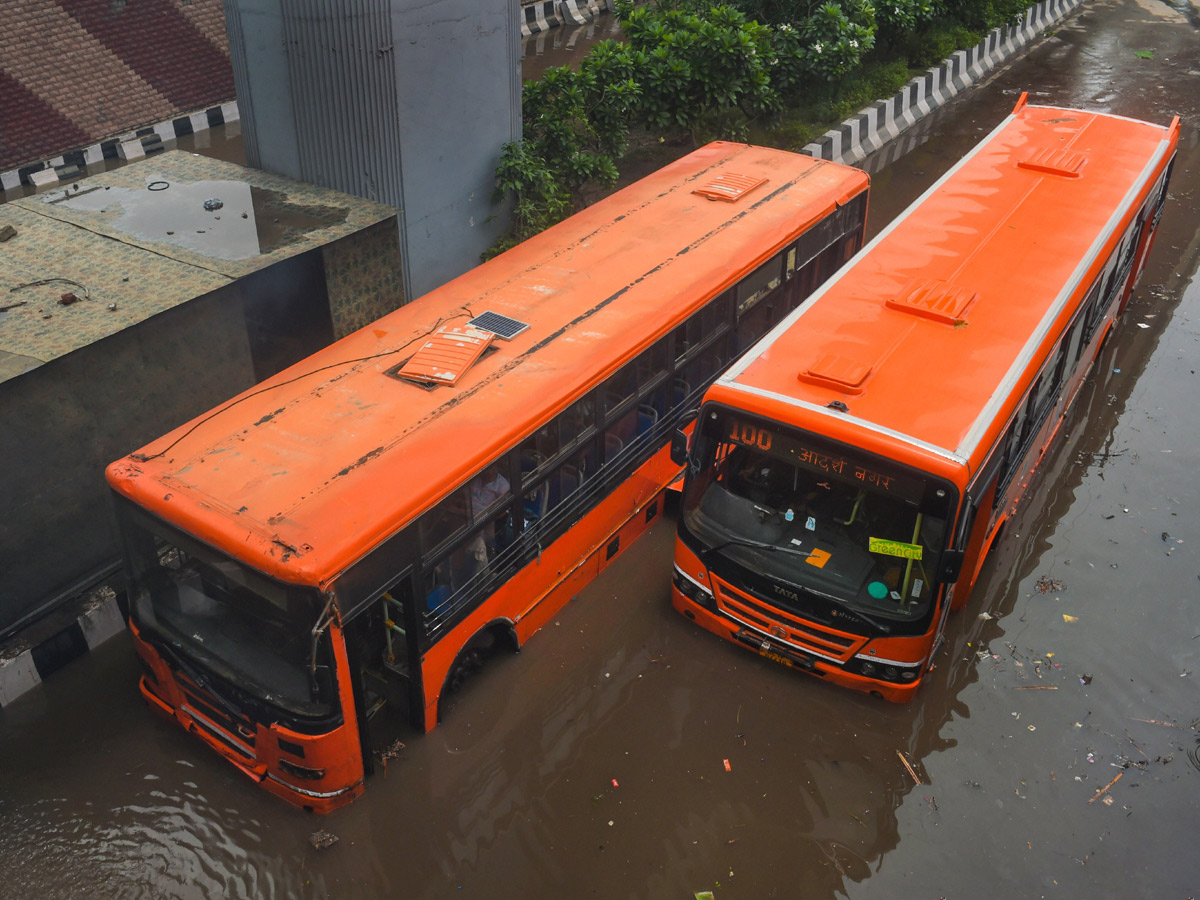  Heavy rains lash Delhi Photo Gallery - Sakshi15