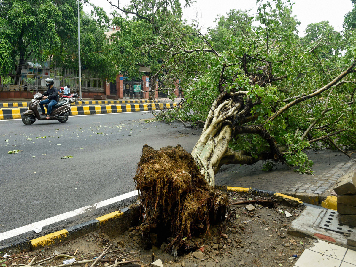  Heavy rains lash Delhi Photo Gallery - Sakshi20