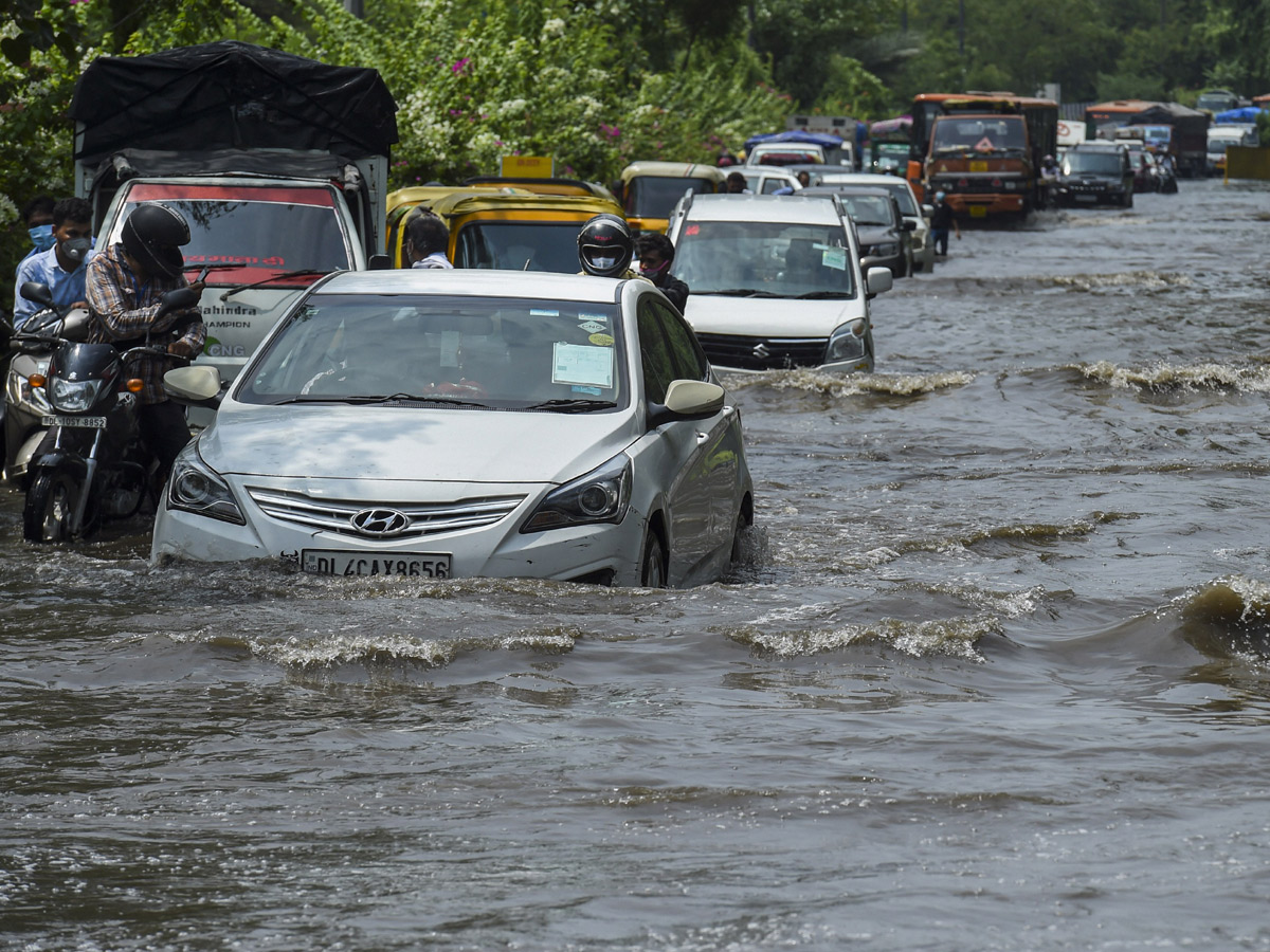  Heavy rains lash Delhi Photo Gallery - Sakshi4