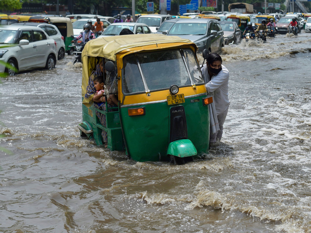  Heavy rains lash Delhi Photo Gallery - Sakshi1