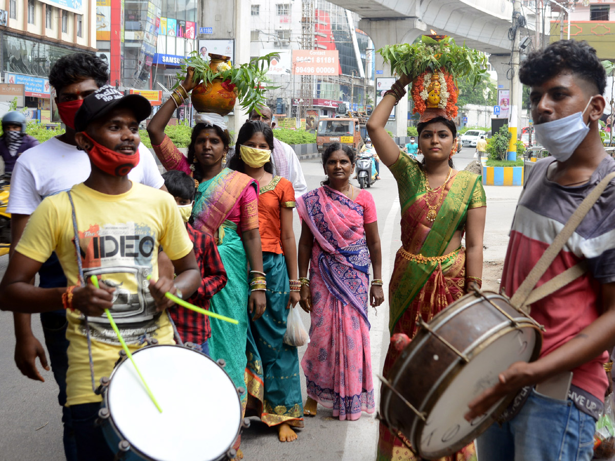 bonalu in hyderabad 2020 Photo Gallery - Sakshi18