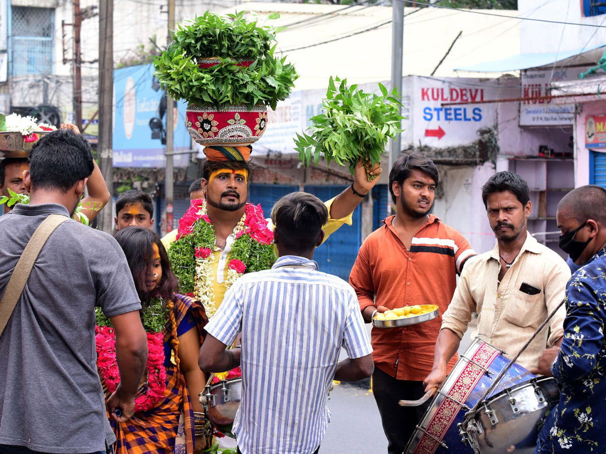 bonalu in hyderabad 2020 Photo Gallery - Sakshi25