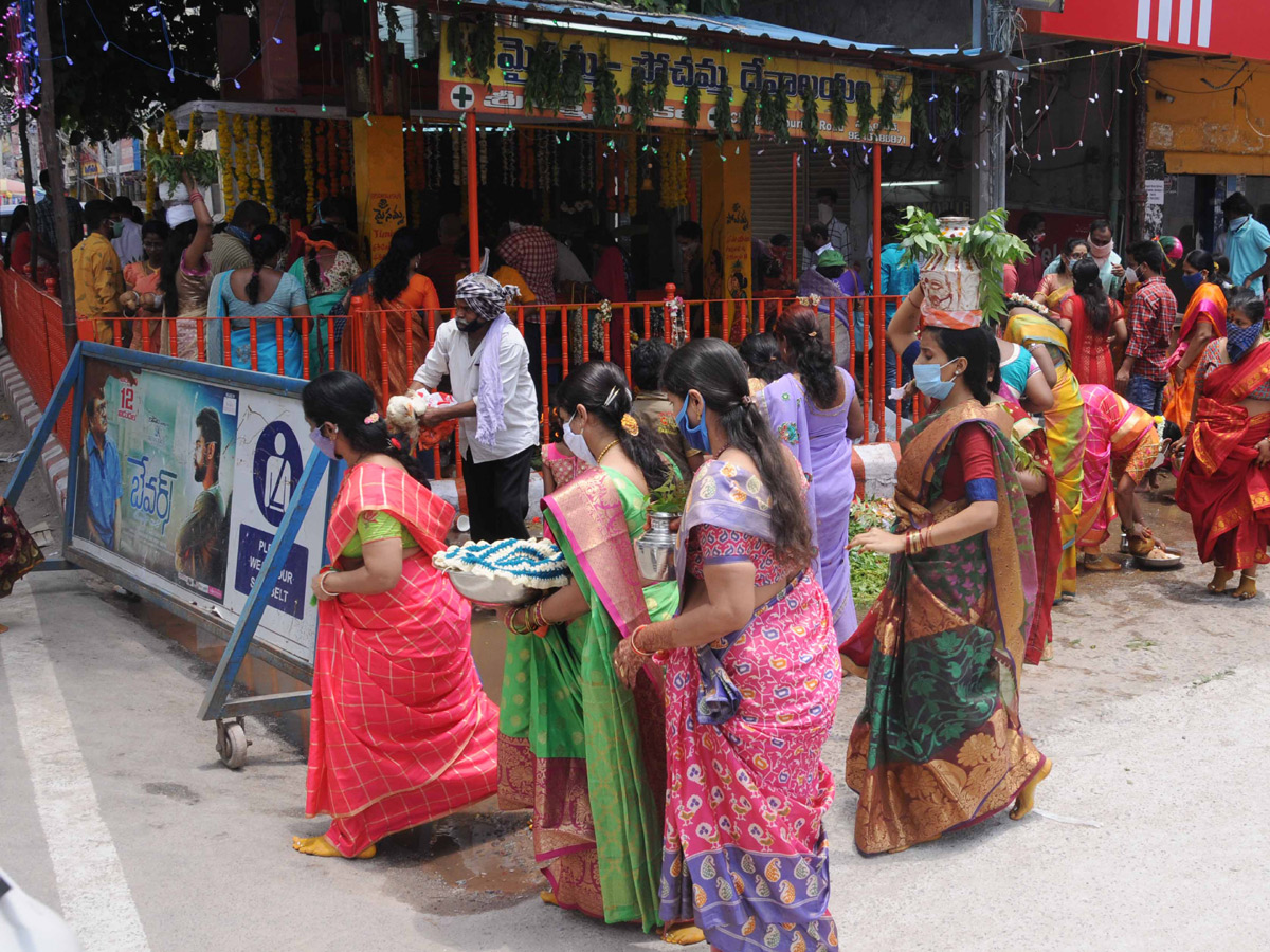 bonalu in hyderabad 2020 Photo Gallery - Sakshi26