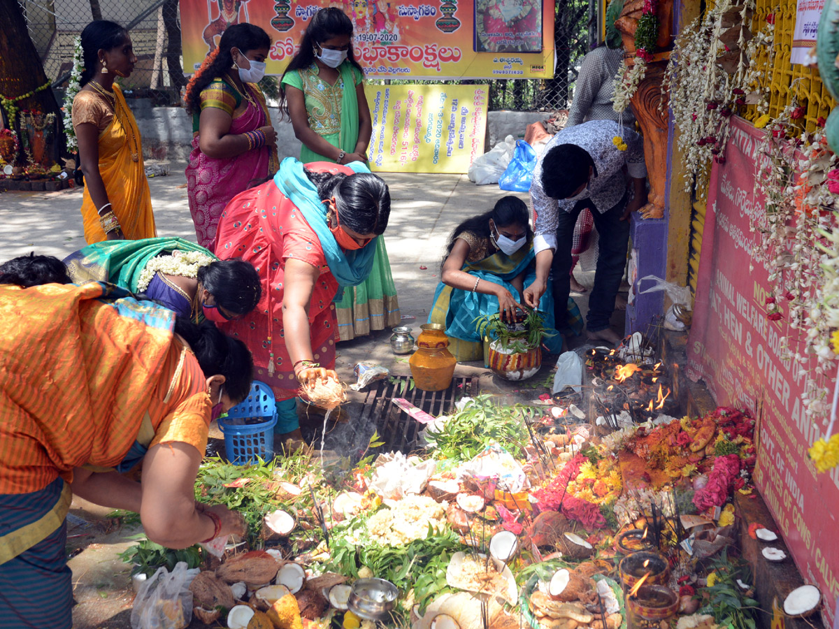 bonalu in hyderabad 2020 Photo Gallery - Sakshi34