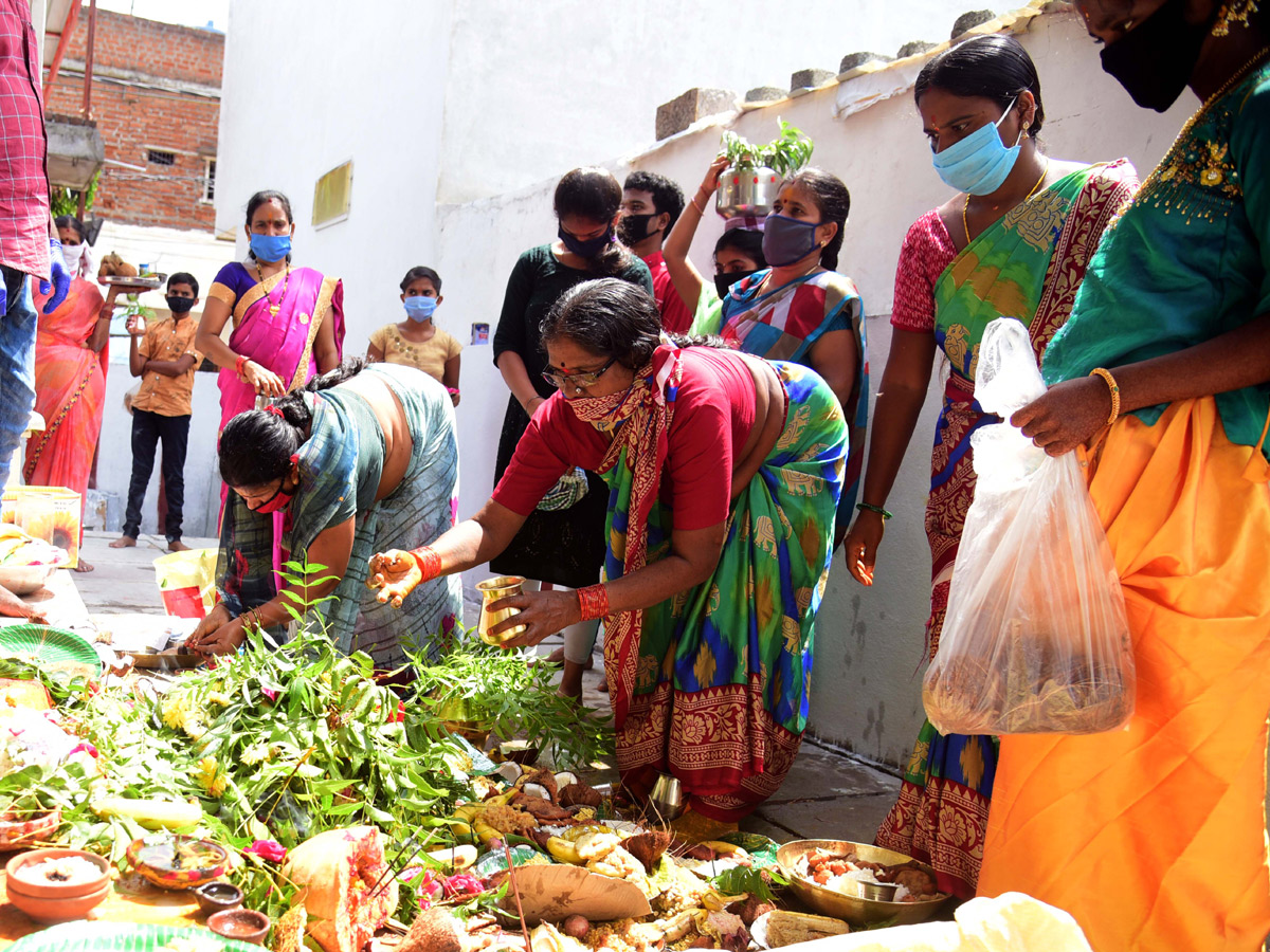 bonalu in hyderabad 2020 Photo Gallery - Sakshi5