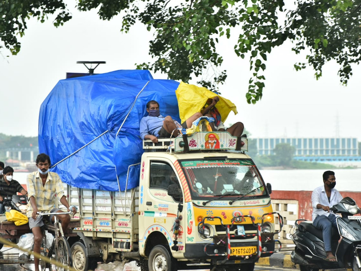 Heavy ranins in Andhra pradesh And Telangana Photo Gallery  - Sakshi4