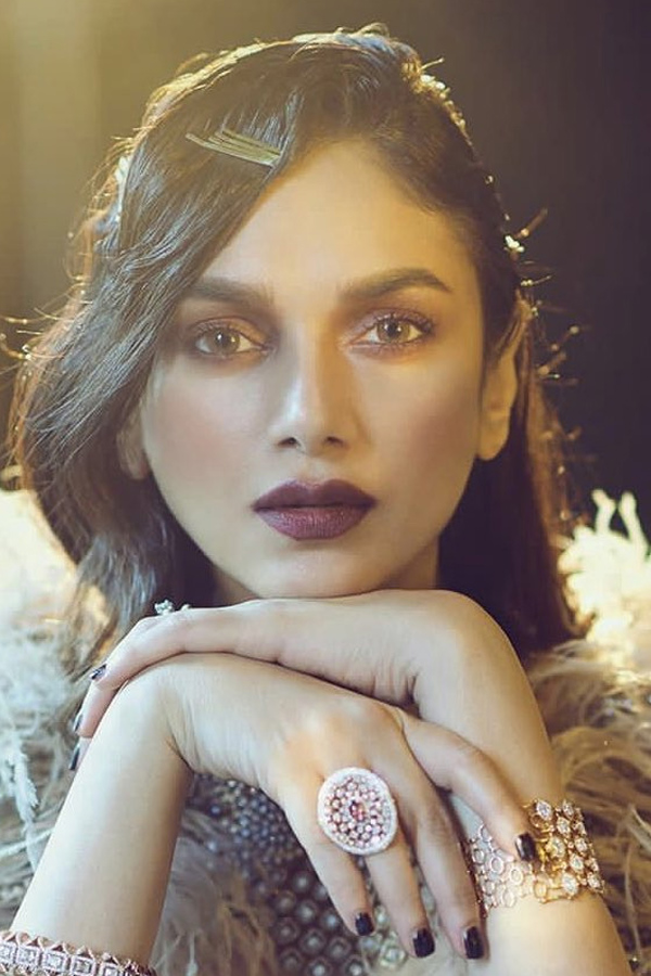 Actress Aditi rao hydari exclusive photo gallery - Sakshi21