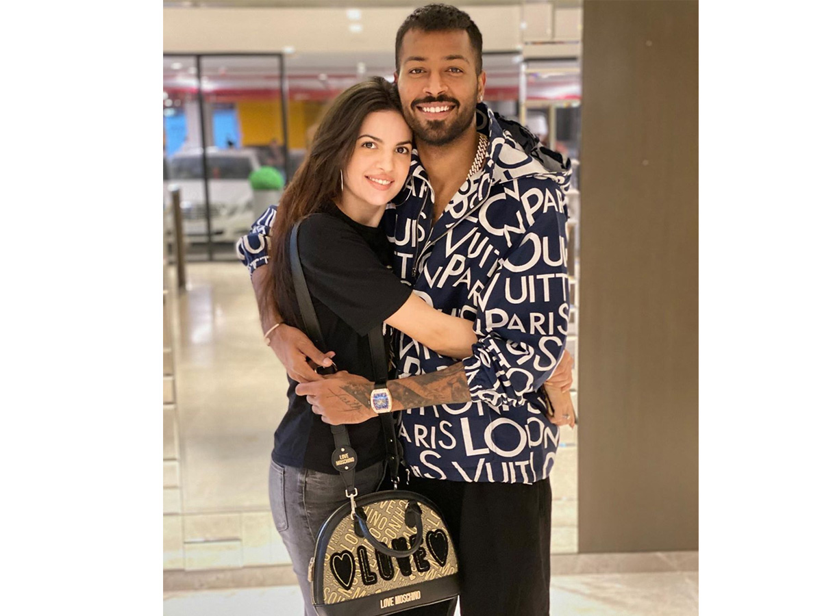 Hardik pandya natasa Photo Gallery - Sakshi5