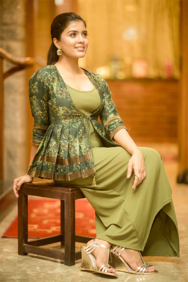 actress Amritha Aiyer exclusive photo gallery - Sakshi32