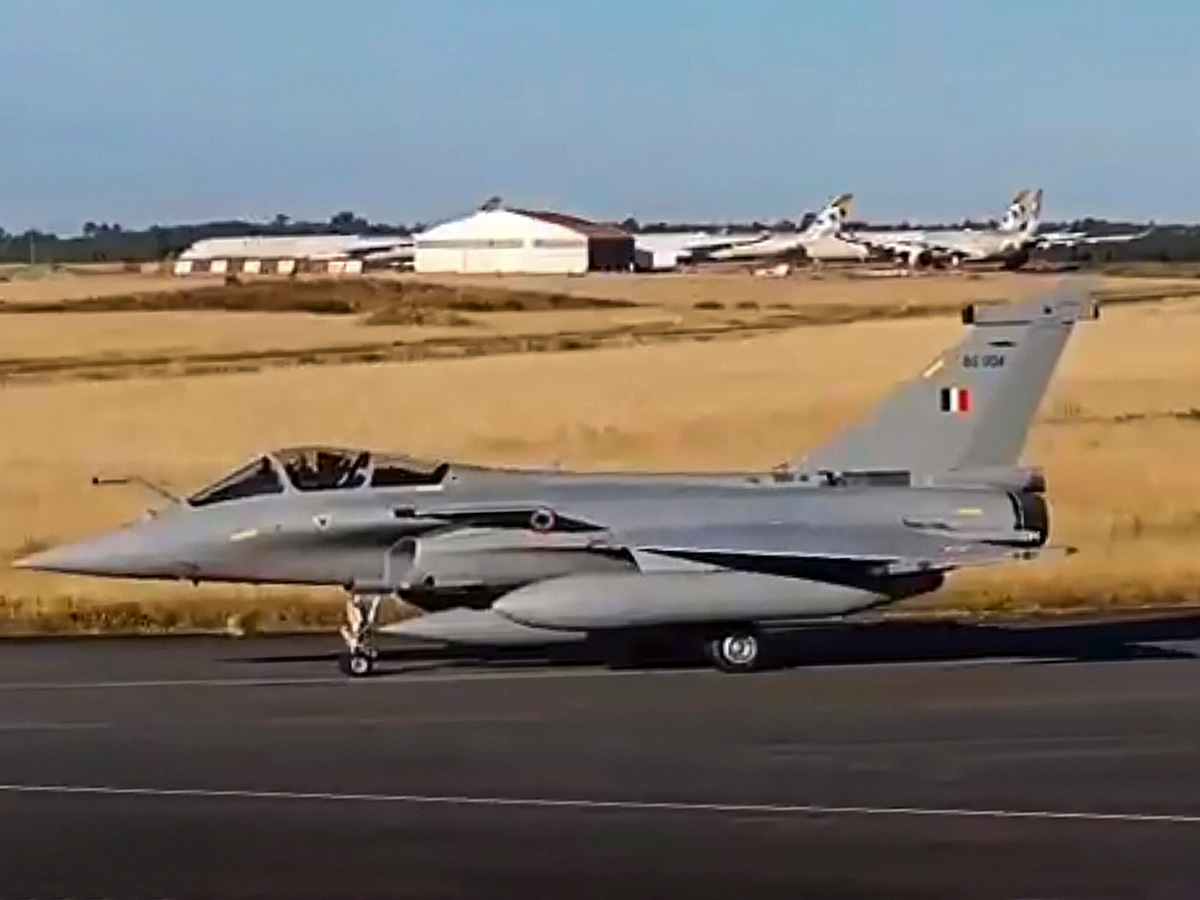 Rafale fighter jets land safely at IAF airbase in Ambala Photo gallery - Sakshi18