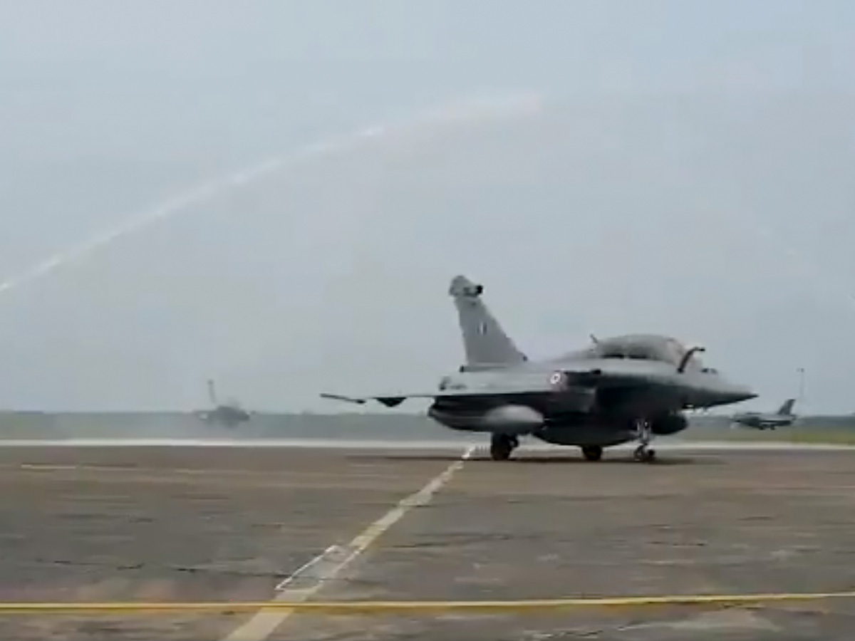 Rafale fighter jets land safely at IAF airbase in Ambala Photo gallery - Sakshi6