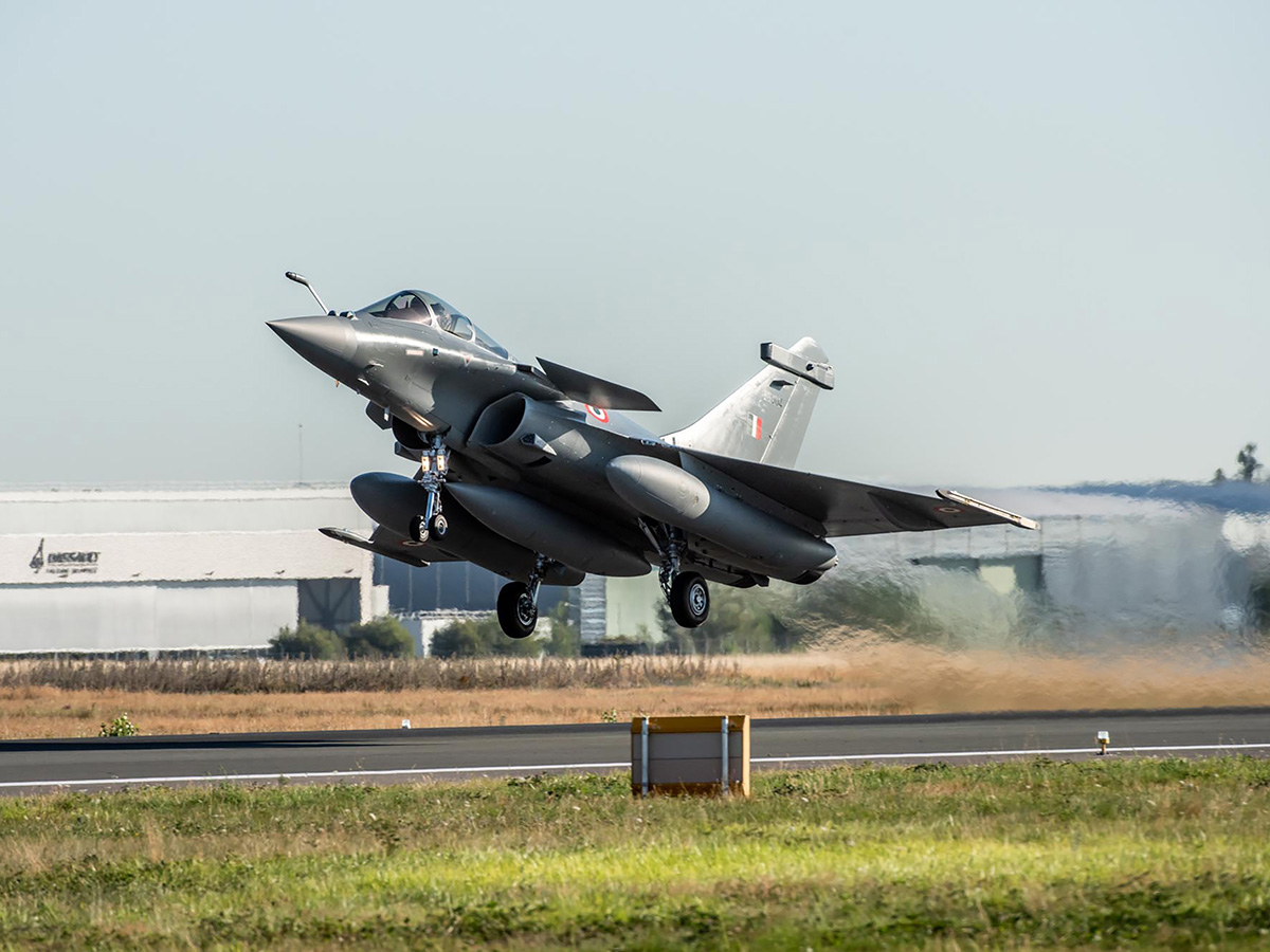 Rafale fighter jets land safely at IAF airbase in Ambala Photo gallery - Sakshi7