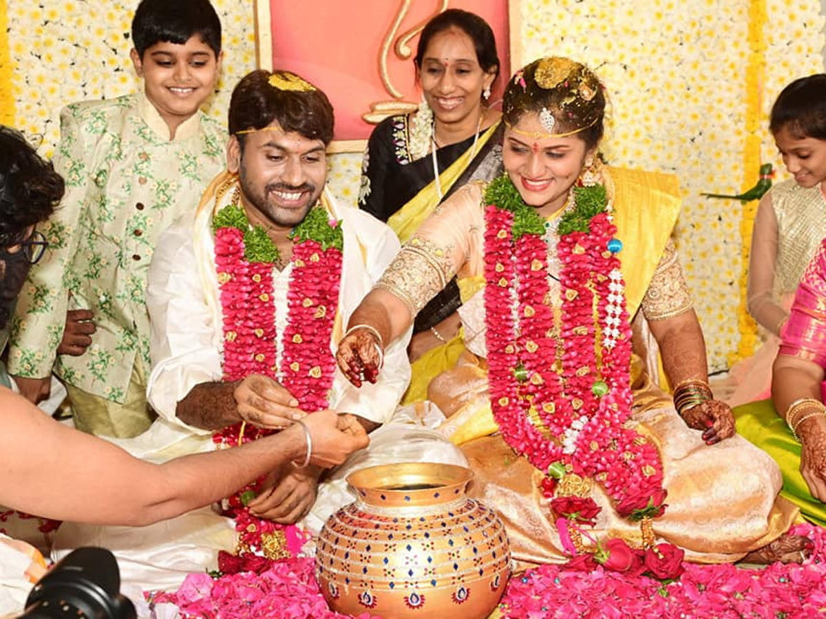 producer vallurupalli ramesh son raghavendra maharshis wedding photo gallery - Sakshi11