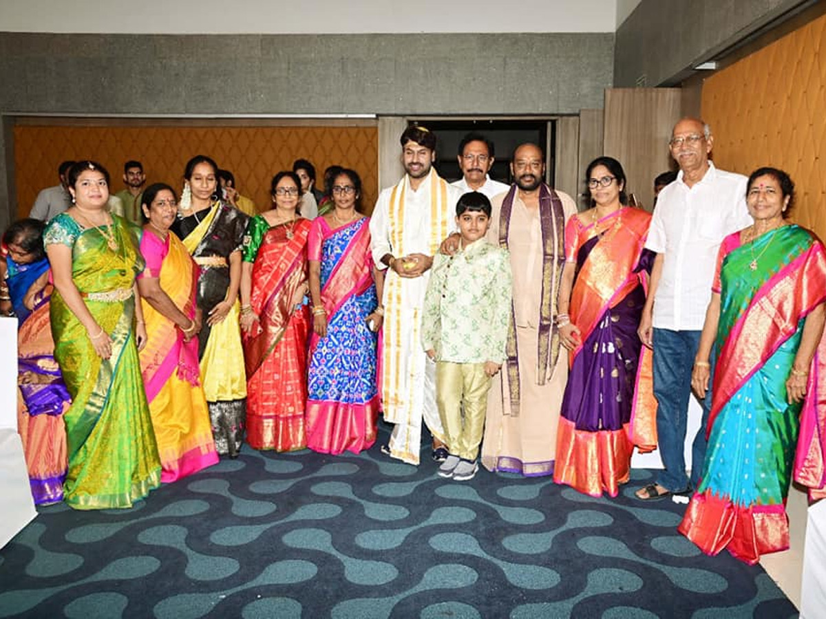 producer vallurupalli ramesh son raghavendra maharshis wedding photo gallery - Sakshi13