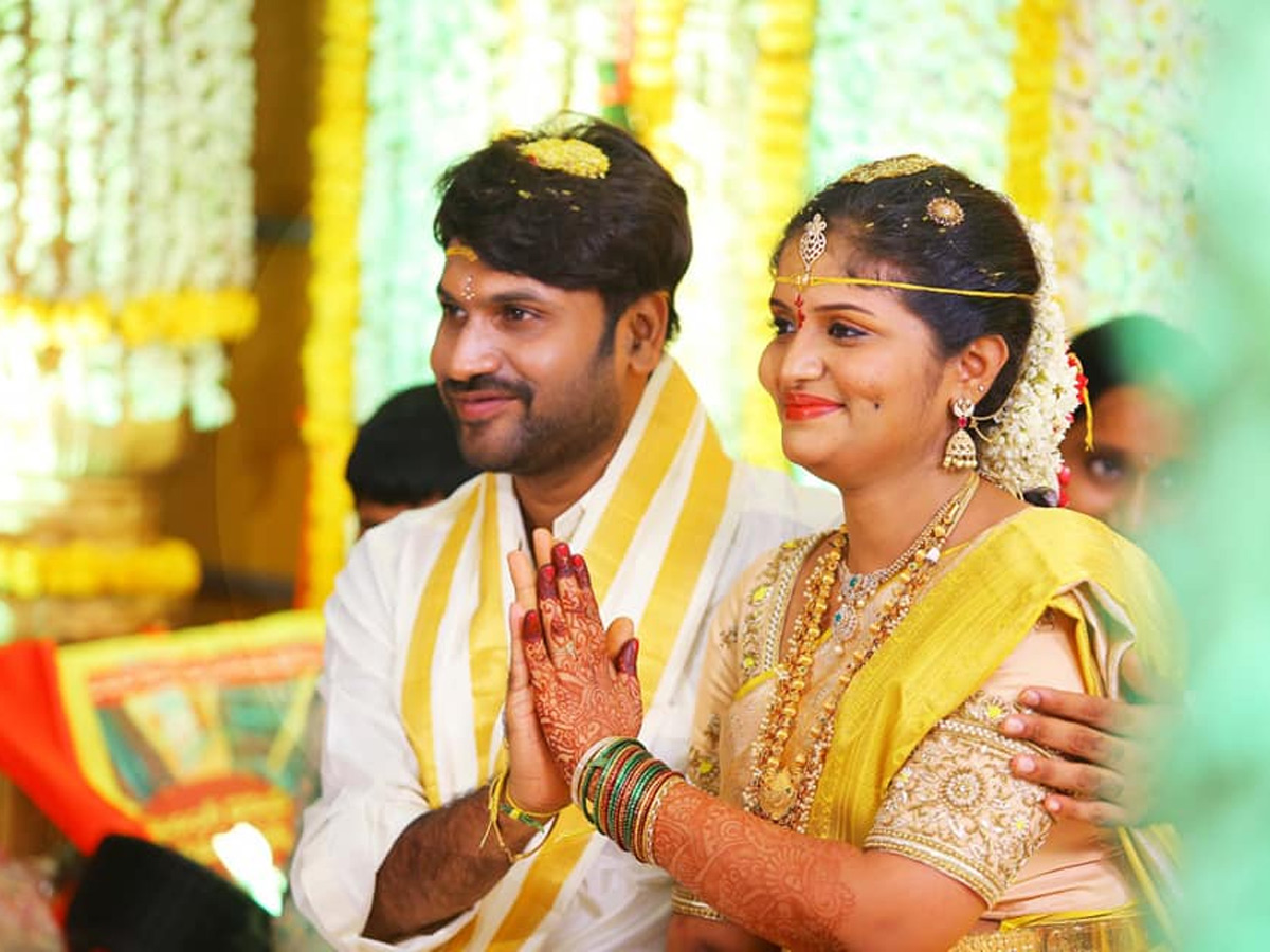 producer vallurupalli ramesh son raghavendra maharshis wedding photo gallery - Sakshi16