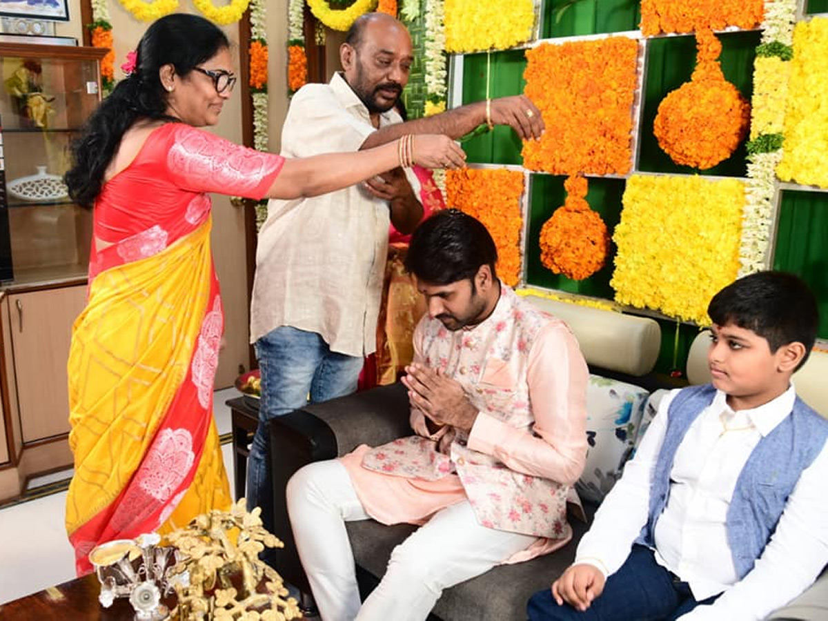 producer vallurupalli ramesh son raghavendra maharshis wedding photo gallery - Sakshi19