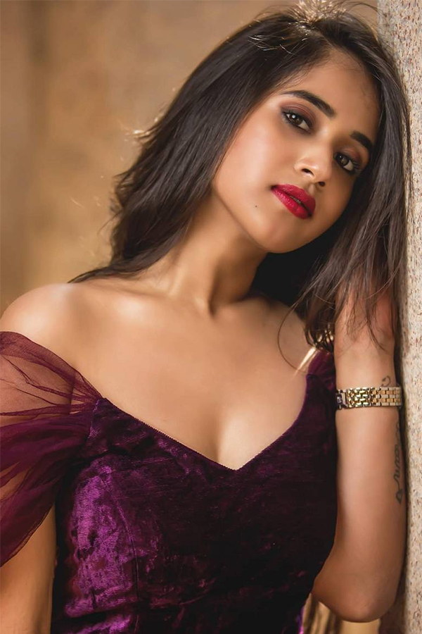 Actress Deepthi Sunaina exclusive photo gallery - Sakshi2